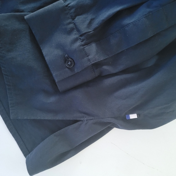 Kit & Ace Stretch Shirting V-neck blouse - Picture 7 of 10